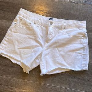 White gap jean shorts